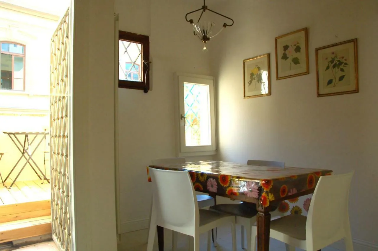 פירנצה Borgo San Frediano Suites